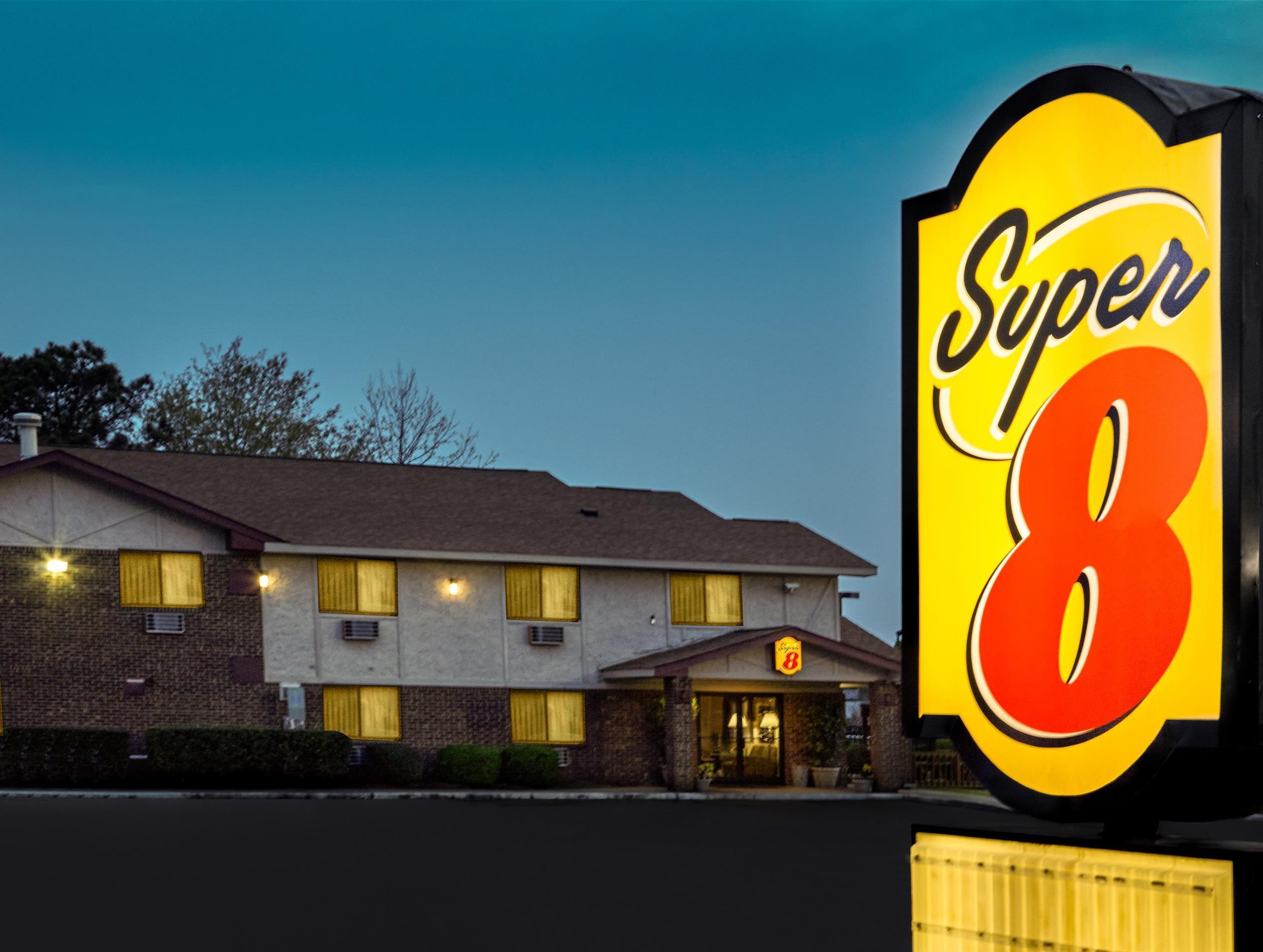 Super 8 By Wyndham Greenville Exterior foto